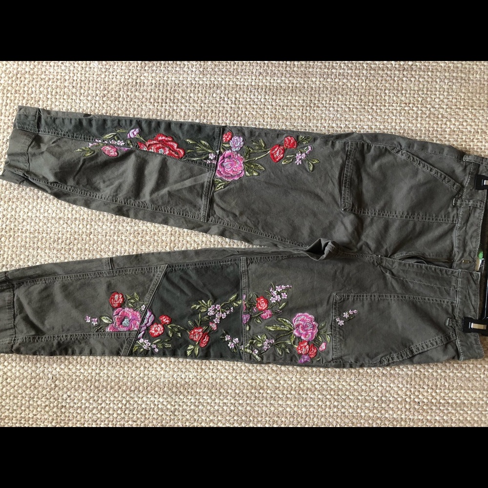 Green floral pants